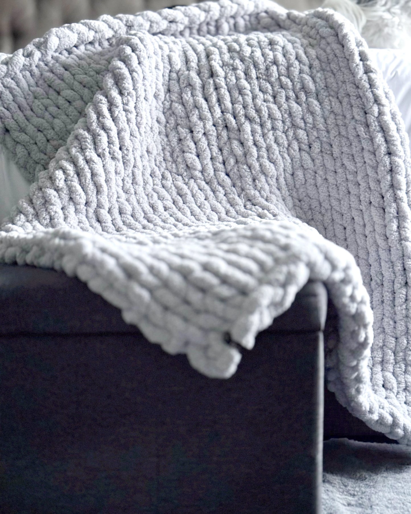 Hand-Knit Chunky Blanket (Medium)